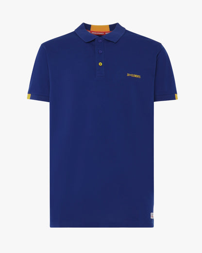 Piqué polo shirt with details on the neck 