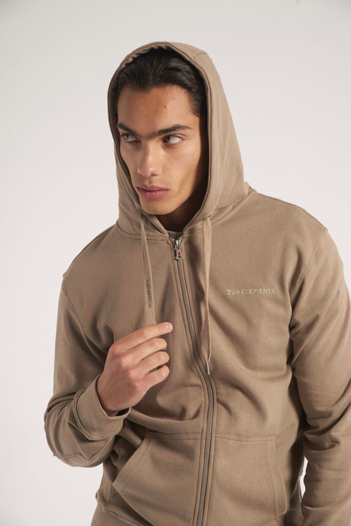 Sweatshirt with zip and hood 