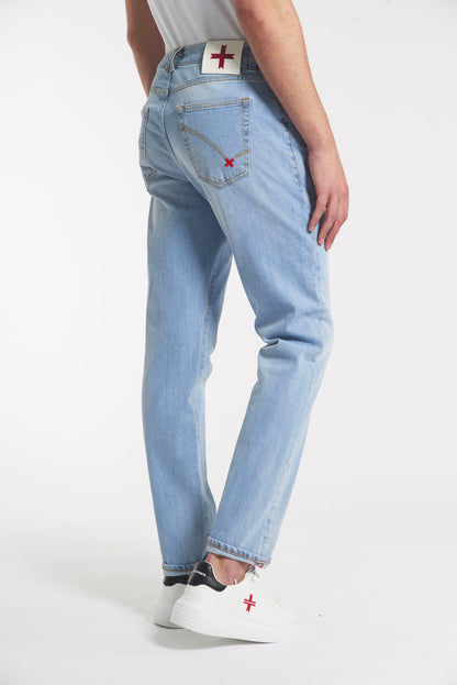 Regular jeans with embroidery on the back 